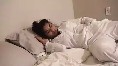 Exclusive- Sexy Nri Girl Draming How She Fucked With Lover And Make Horny