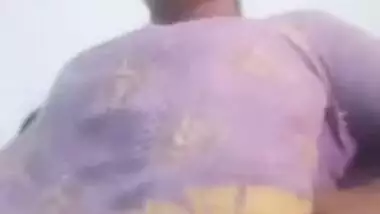 Desi girl in sari knows how to make hubby super-horny via videolink