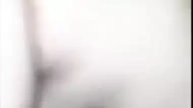 Client drills the plump Desi to XXX orgasm in this close-up MMS video