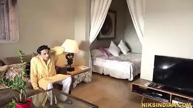 Muslim Bhabhi Ne Burka Utha Ke Apne Bhaiya Se Gaand Chudwa Li - Bhai Behan And Niks Indian