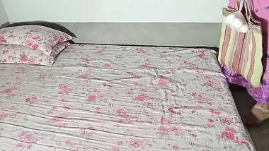 Bengali Boudi In Indian Egg Seller Fuck Desi Lonely Bhabhi On Her Master Bedroom When Her Family Not In Home