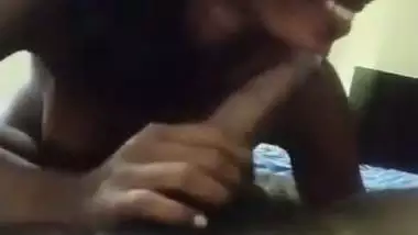 18-year-old GF rides like a slut in the Tamil sex video