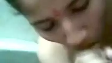 Delhi girl’s sex MMS at her home with her landlord