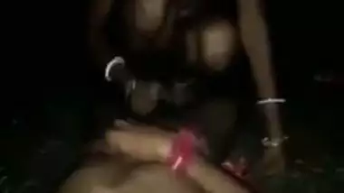 Village XXX whore has pussy fucked by Desi neighbour in the fresh air