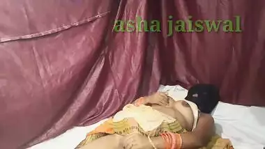 Desi whore's husband doesn't know that she and devar are XXX partners