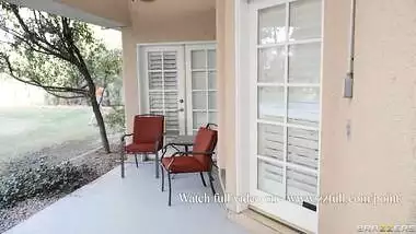 Hot Friends Want Hubby's Big D - Kianna Dior, Robbin Banx, SlimThick Vic / Brazzers