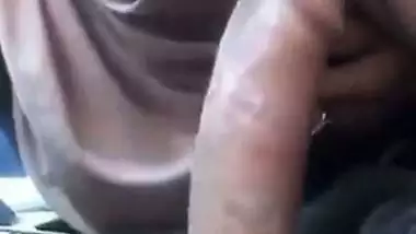 Hijabi lady’s deep Pakistani blowjob to a stranger