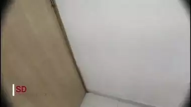 MI HERMANA SE ESCAPA DE LA CASA Y LA PILLO POR LA CALLE AHORA DEBE PAGARME POR SU SILENCIO