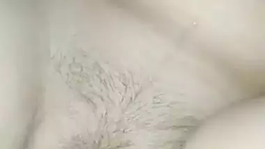 Fucks a young girl’s tight cunt in a desi sex video – Part 1