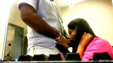 Tamil nadu famous Scandal bank manager and beautiful clerk sexy blowjob during break