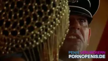 Priya Rai ist eine indische Prinzessin, die gerne hardcore fickt