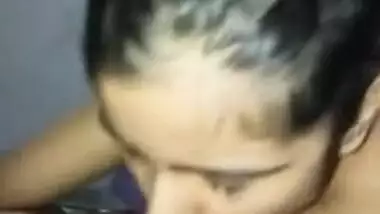 MMS video of Hindi MILF who tries oral XXX sex with Desi partner