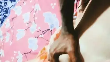 Desi Bhabhi Ne Mere Lund Se Chudwayi Or Mal Pet Pe Nikal Dia