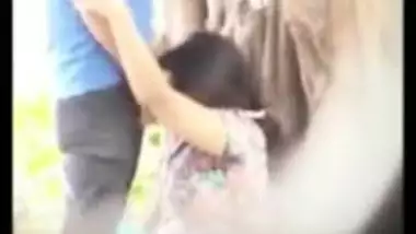 Teen caught giving outdoor blowjob to lover in amazing Desi mms clip