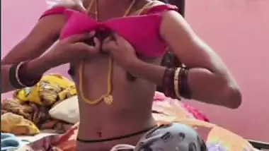 Slim Tamil wife small boobs showing to husband