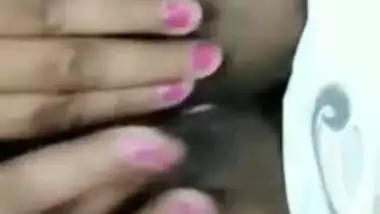 Super Horny Unsatisfied Bhabi Showing And Fingering With Moaning On Video Call