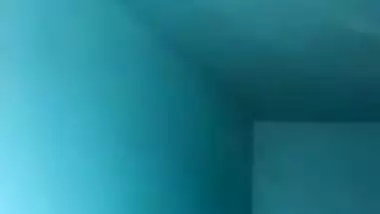 During video call Desi girl washes her XXX assets for BF's pleasure