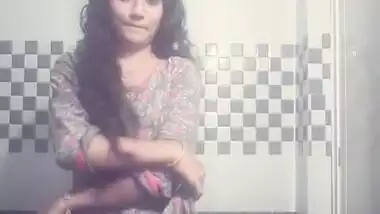 Today Exclusive- Cute Desi Girl Strip Her Cloths And Shows Her Boobs Part 1