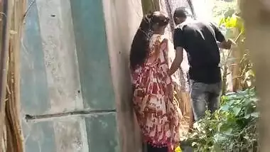 Man fucks Desi wife's XXX cavity in the reverse cowgirl pose outdoors