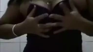 Tight Pussy Milf Fizz Foxy In Cold Shower Needing A Hot Anal Fuck