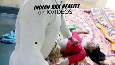 I fucked my friend's hot sister while she is sleeping and wearing green saree red blouse