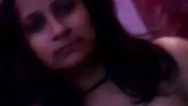 Obedient Desi wife stays naked allowing guy to film her XXX assets