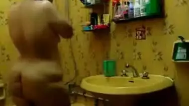 Landlady's ass is so huge that her Desi tenant films the porn video