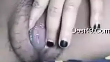 Today Exclusive- Horny Desi Girl Showing Hr Boobs And Fingering On Video Call Part 1