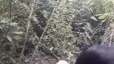 Outdoor Assamese sex MMS of a couple from a jungle