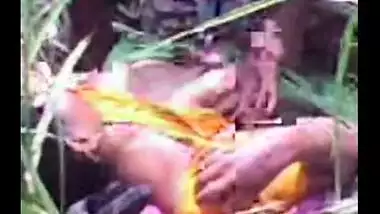 Indian porn movie of bengali village aunty outdoor sex with lover