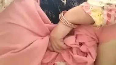 Kinky Desi chick pees in front of the camera for fetish XXX lovers