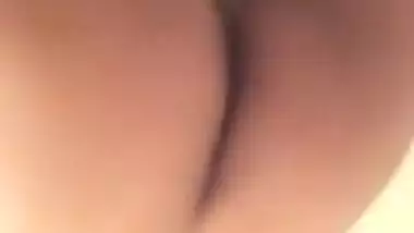 Today Exclusive-cute Nri Girl Record Nude Selfie Video Part 1