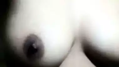 Cute Bengali YouTuber nude boobs and pussy expose