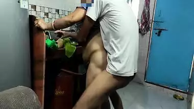 Didi Kitchen Mein Khana Paka Rahi Thi Maine Use Pataya Aur Chudai Kardi Hindi Awaaz Mein Xxx Video