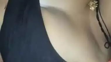 real sexy desi bhabhi boobs press by neighbour when husband is not at home