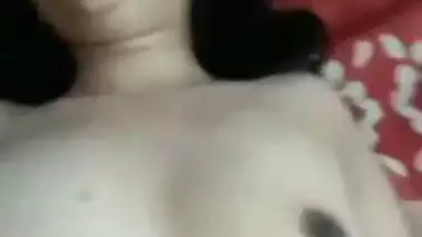 BF fucks his sexy GF’s tight, shaved pussy