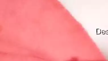 Fabulous Desi webcam girl is the reason for guys' porn fantasies