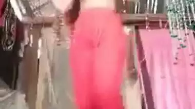 Cute Desi girl strips to show her beautiful XXX body for MMS video