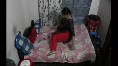 Desi home made porn mms of famous savita bhabhi with secret lover