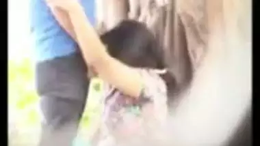 Teen caught giving outdoor blowjob to lover in amazing Desi mms clip