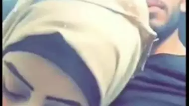 Short Desi mms clip of Indian gal caught sucking lover's dick in car