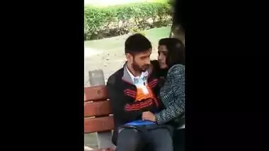 Bengaluru couple outdoor blowjob mms scandal