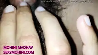 Desi is fucked by XXX pussy lover who films cock thrusting in and out