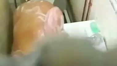 Desi mom and daughter nude in washroom viral MMS