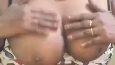 Tamil Hot Bhabhi Has Big Boobs - Desi Tamil Bhabhi Hot Sex - Huge Boobs