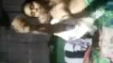 Amateur Desi whore undresses to XXX flash nude goodies on the bed