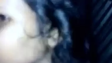 Guy films Indian love and tries to touch her XXX parts in sex clip