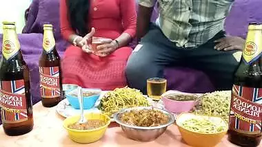 Mumbai Ashu In The Mistress Made Special Food For The Sahib And While Eating Food, She Kissed The Pussy. Hindi With
