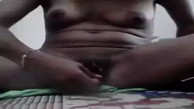 Indian sex whore expose her XXX body on a low-quality camera in her room