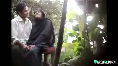Kinky school girl fucked with BF outdoor bench In park. Desi voyeur сaught on mms